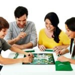 ⁦لعبة الكلمات المتقاطعة الترفيهية لأجواء عائلية مليئة بالتحدي والاكتشافات : SCRABBLE Classique Jeu de Lettres Multi-joueurs 0116F-2⁩ - الصورة ⁦3⁩